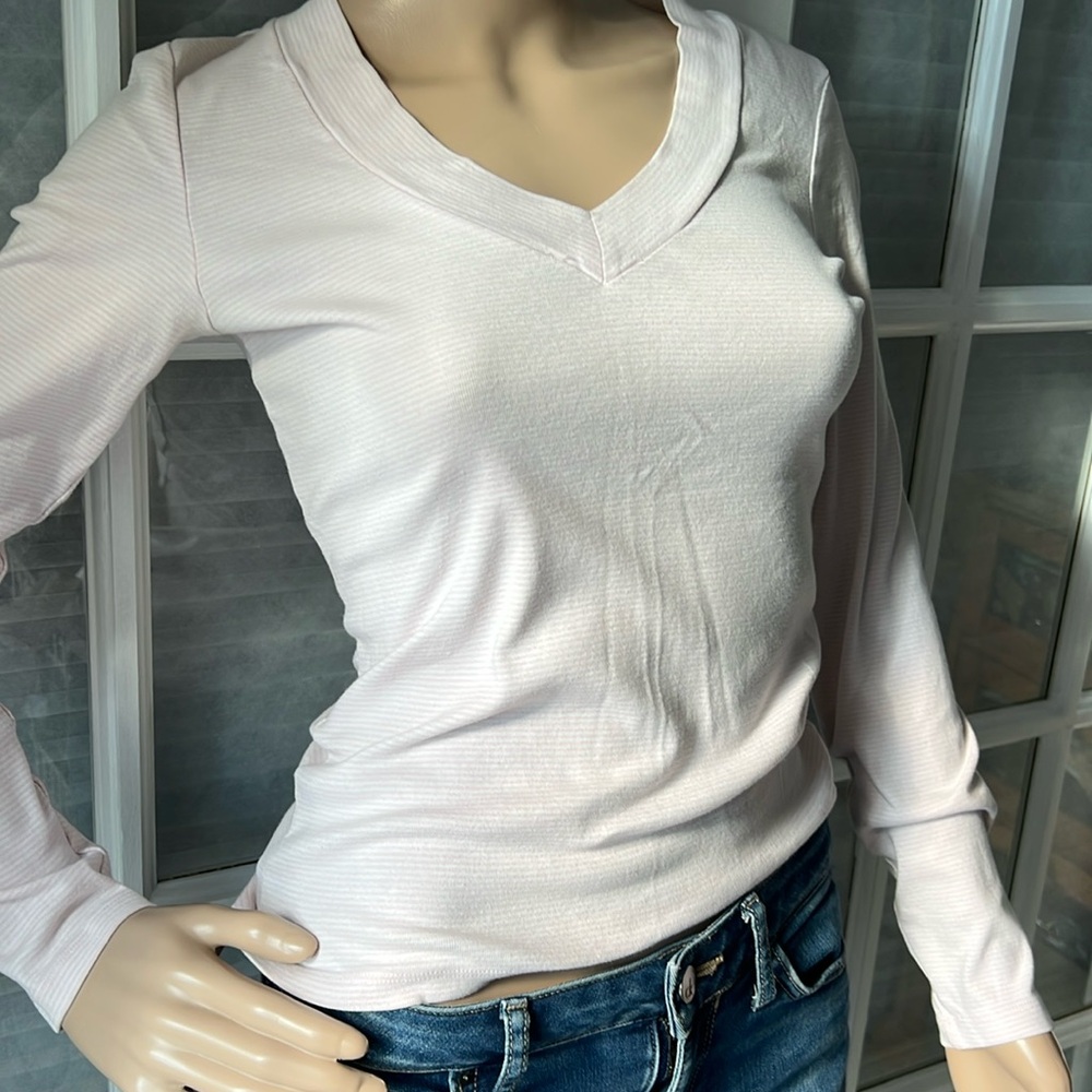Banana republic factory, pale, pink, white stripe, long sleeve V-neck T Sz S